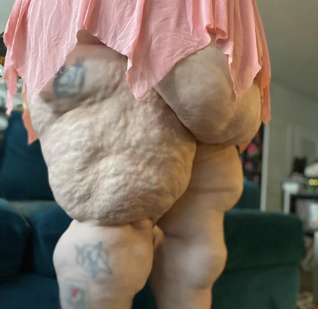 Thighs like a landscape posted by bigbeckybennett