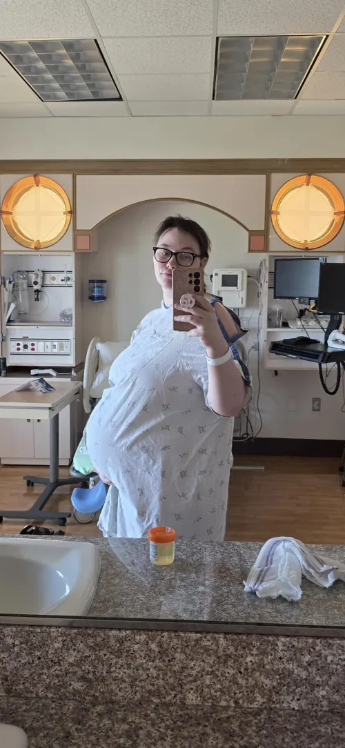 Things have changed, induction starting in the morning so hmu today/tonight! (Pregnant) by footmomof5