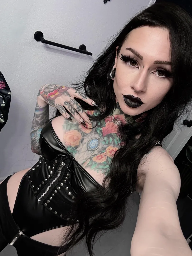 Think about how good your cum would look in my hair posted by Luna_sonora2