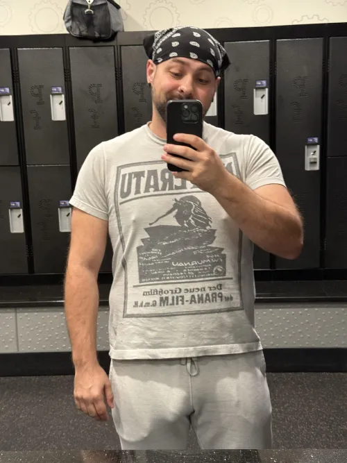 Think I’ll get enough looks at the gym? by 3966