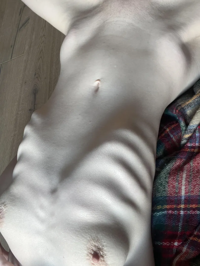 Think my bones are really pretty ❤️‍ posted by RedWildcatx