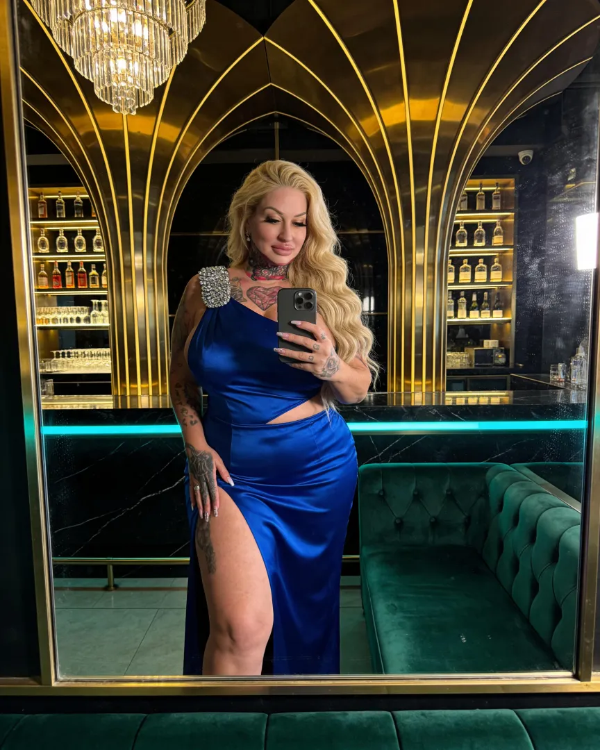 Think my church friends would guess I expose myself on Reddit? posted by Summer_love_lyn