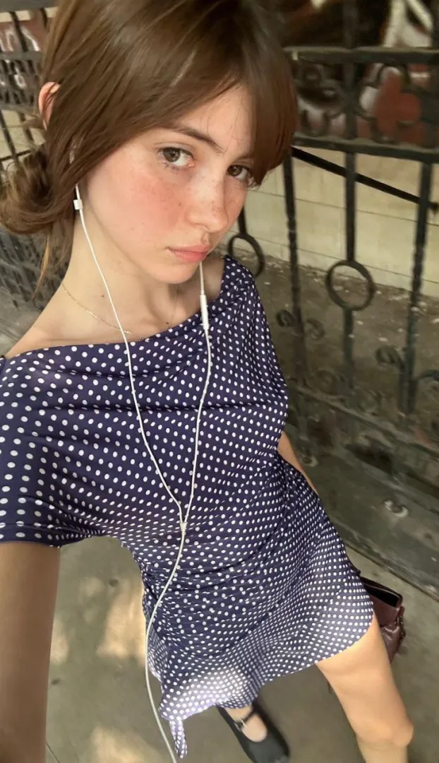 think the first inch alone would make my whole skinny frame tremble? :3 posted by PetalsCinder