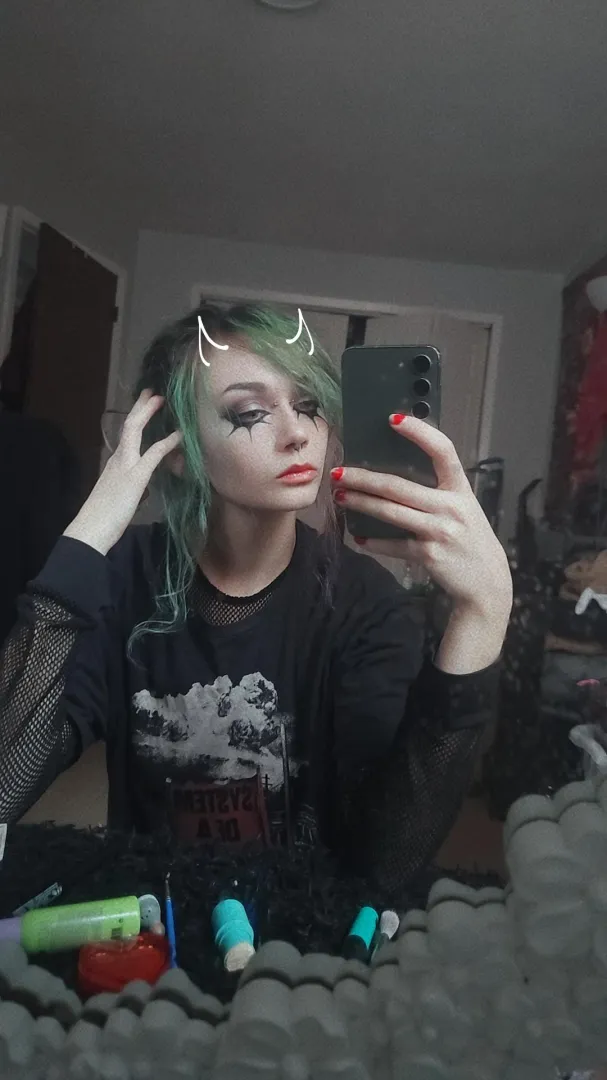 ‍♀️Think youll be the one to make this goth brat smile? posted by maddyszyski66