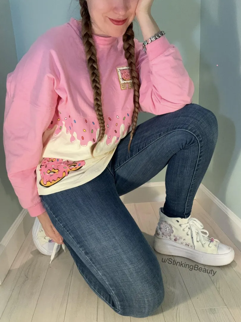 Thinking about donuts & your nut…on my Chucks.  posted by stinkingbeauty