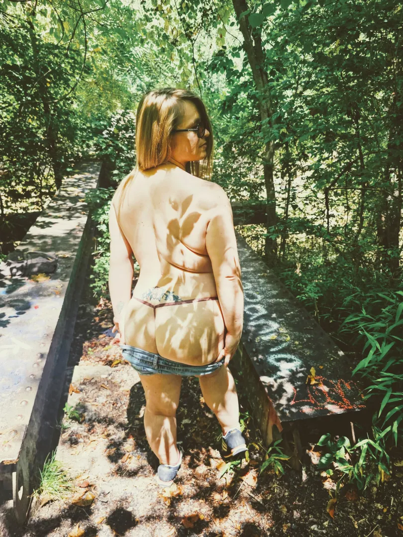 Thinking about warm days & sunshine  posted by ThatVixenWife