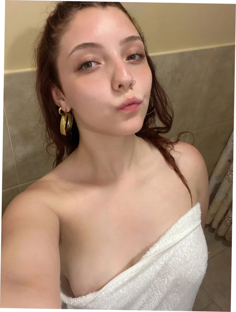 This angle made me blush way too much [18F] posted by InnocentLustx