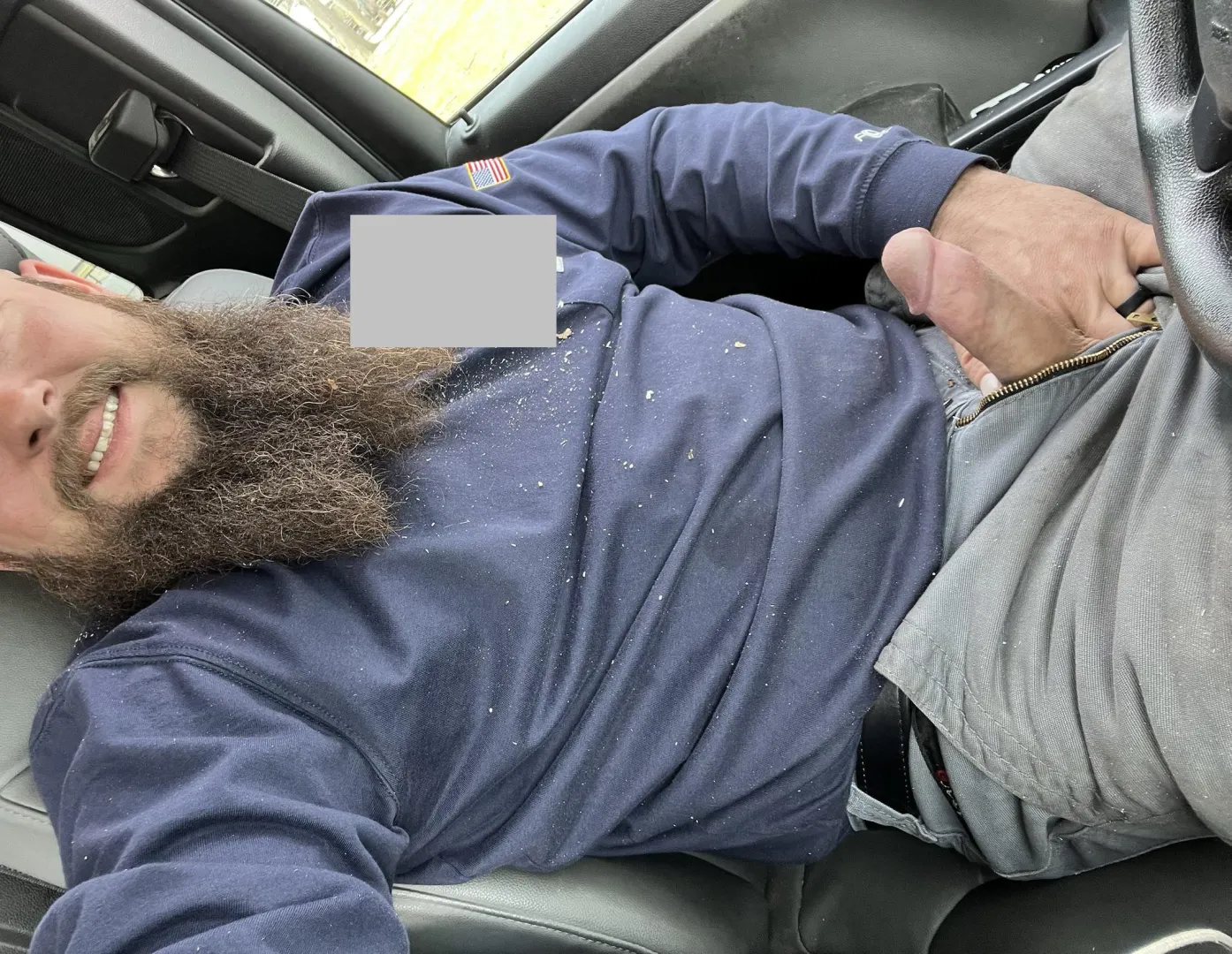 This blue collar cock seems to always be hard on fridays posted by bluecollartreeguy19