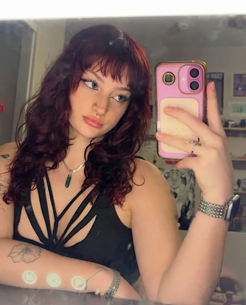 this color suits me well, isn’t it? by Gloomy_Main_4884