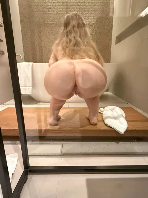 This dwarf ass desperately needs some dick spanks by 92iYasmine