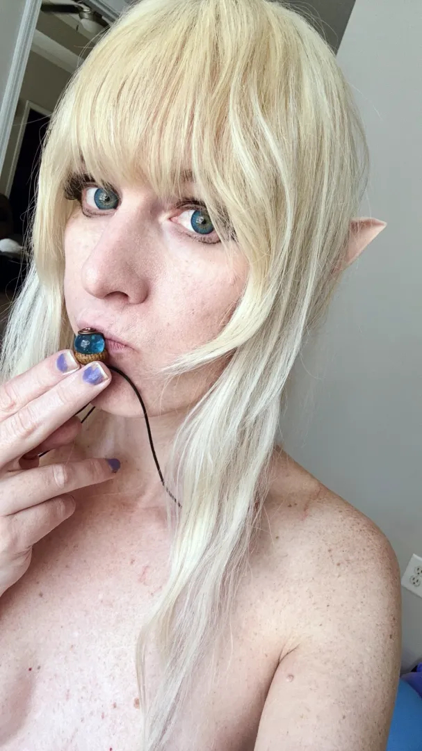 This Elf Will Do ANYTHING to Support Her Party posted by SunnyBunnyMina