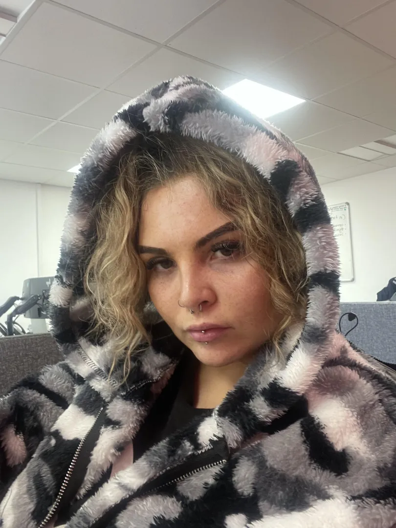 This hoodie is SOO fluffy and comfy at work  posted by worththetroublex