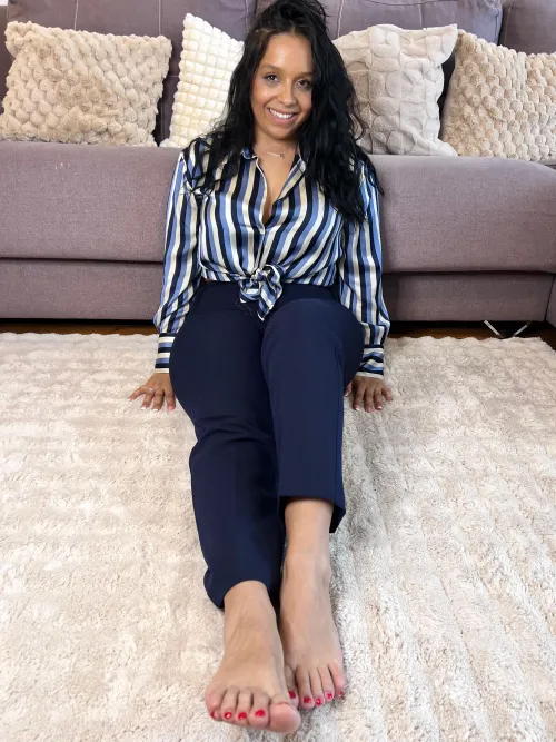 This housewife knows how to turn an ordinary day into an extraordinary fantasy by Galadriel69_