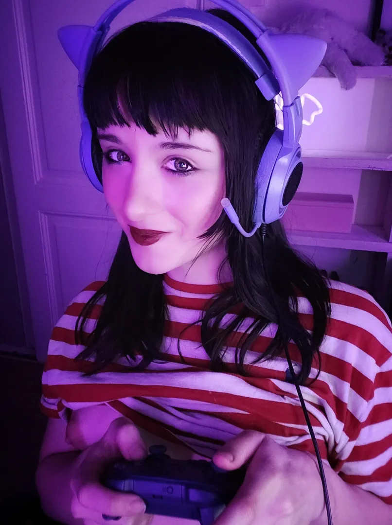 This is me executing my finishing move. Would it work on you? posted by Donna_byte