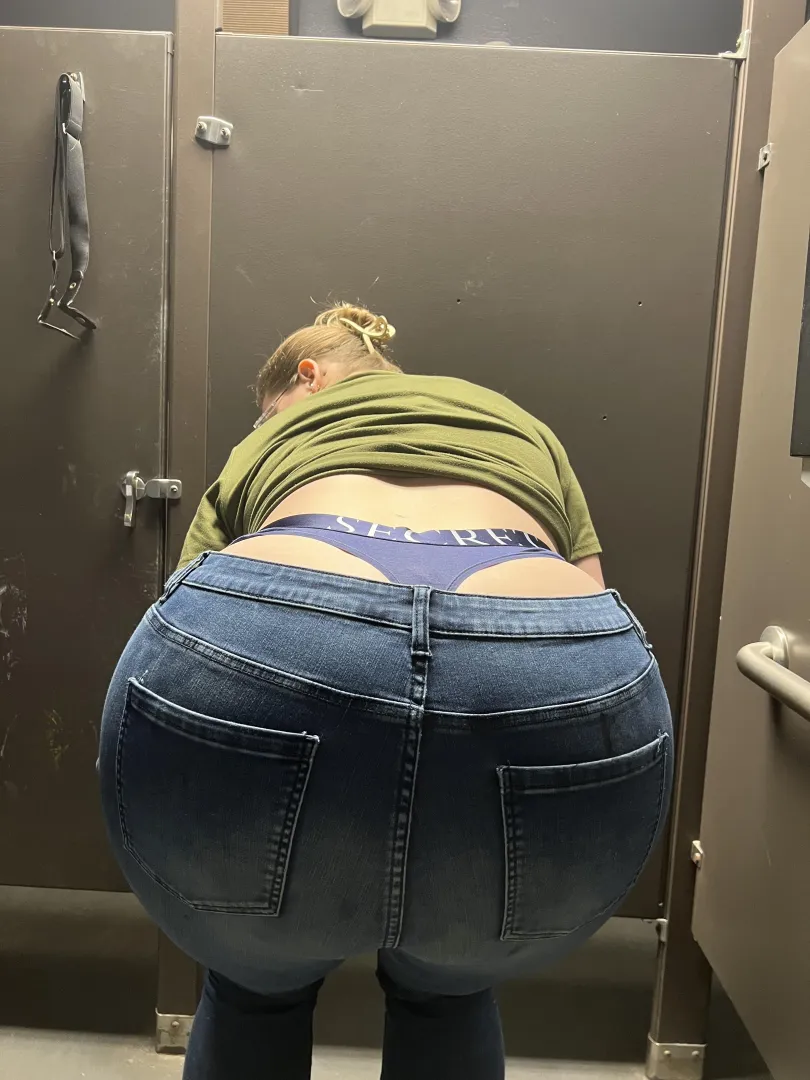 This is no secret today for my coworkers posted by QUEENBAVM0RDA