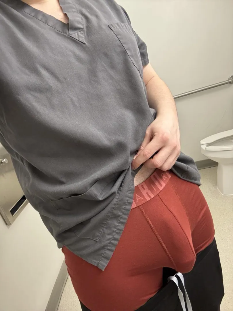 This is why i don’t wear grey scrub pants posted by gold_avs
