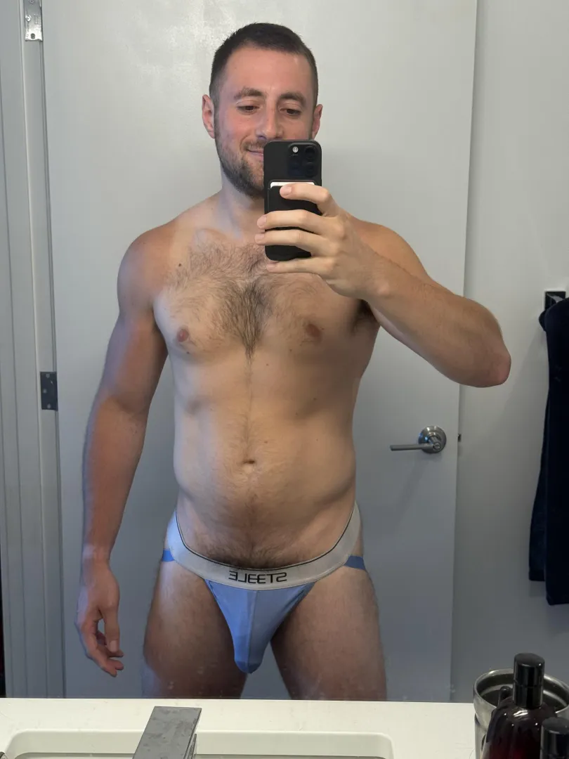 This jock is putting in work to contain me posted by Final-Challenge4019