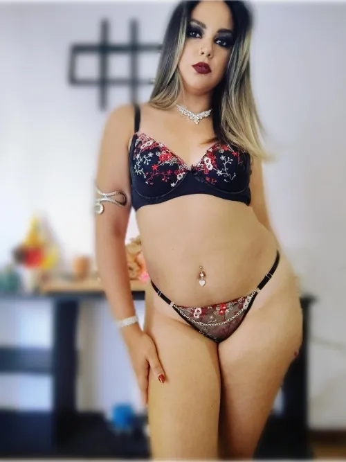 this little shine has you hooked already by BellySeductionx