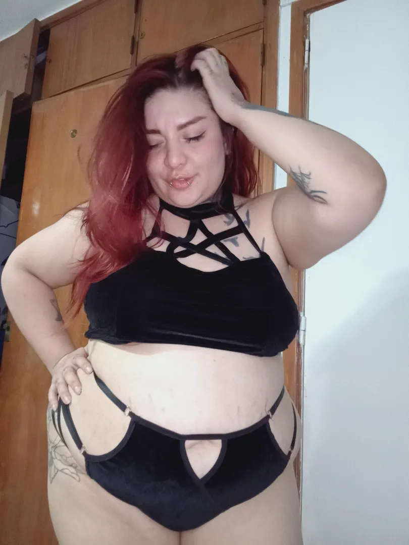 This little tummy is begging for a nice cock on top of it posted by ChloeJohnson73