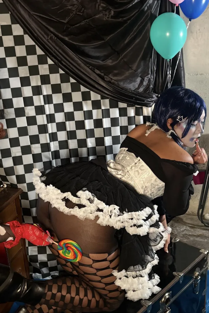 This lollipop was perfect for spanking - it left the ✨sweetest✨ sting  posted by CreamPyeTheClown