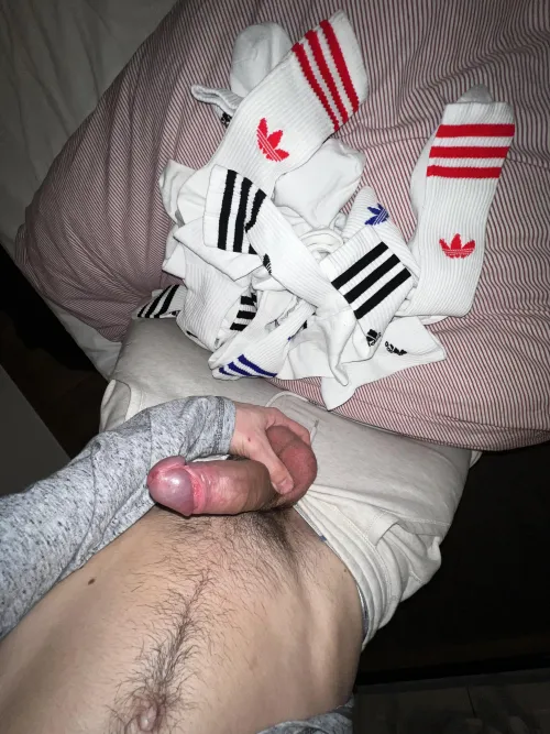 This makes me so horny  who else ?  by Total-Slide-6481