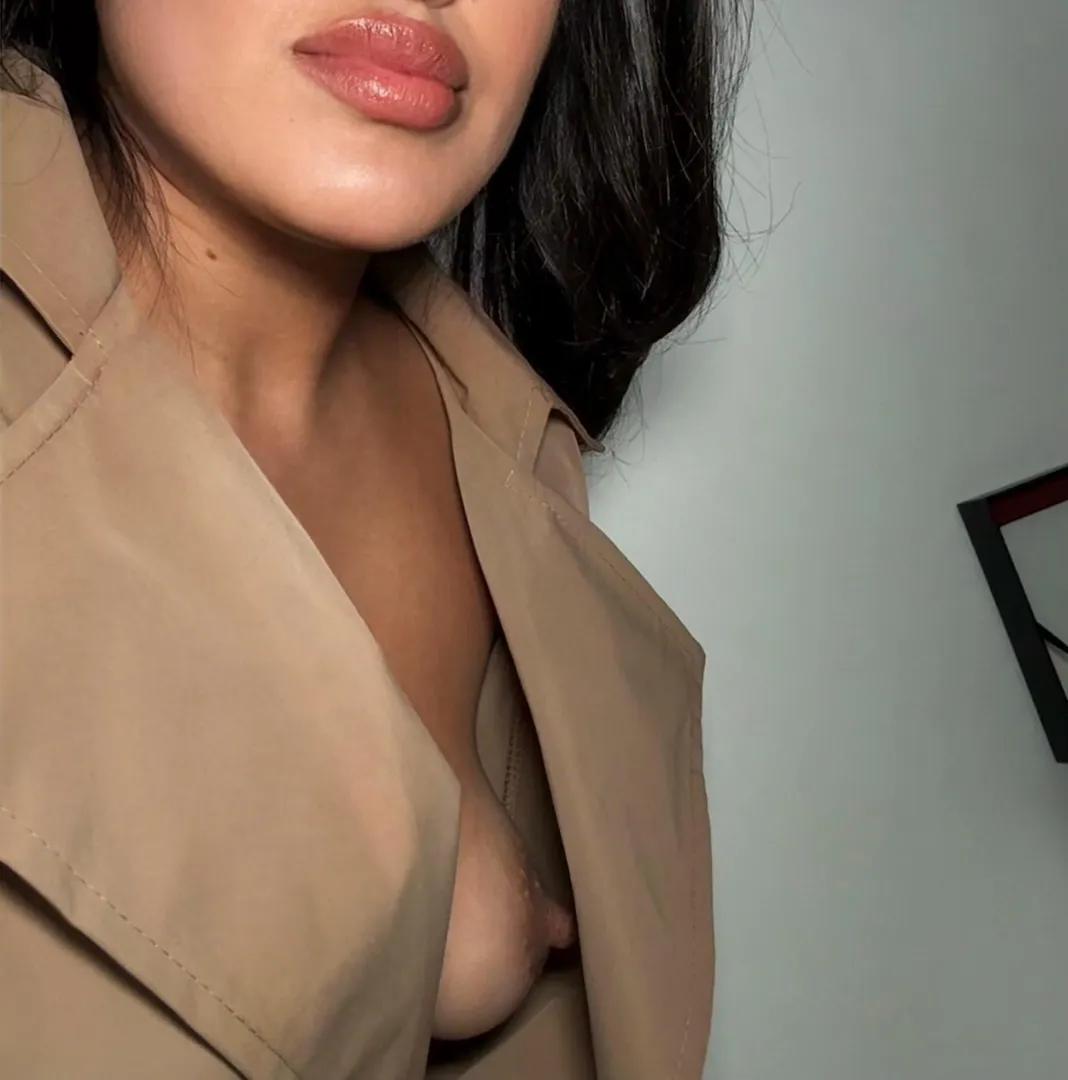 This outfit gets a lot of attention… posted by EmotionalWait1465