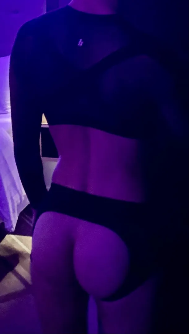 This outfit keeps causing problems...  posted by xleoafterdark