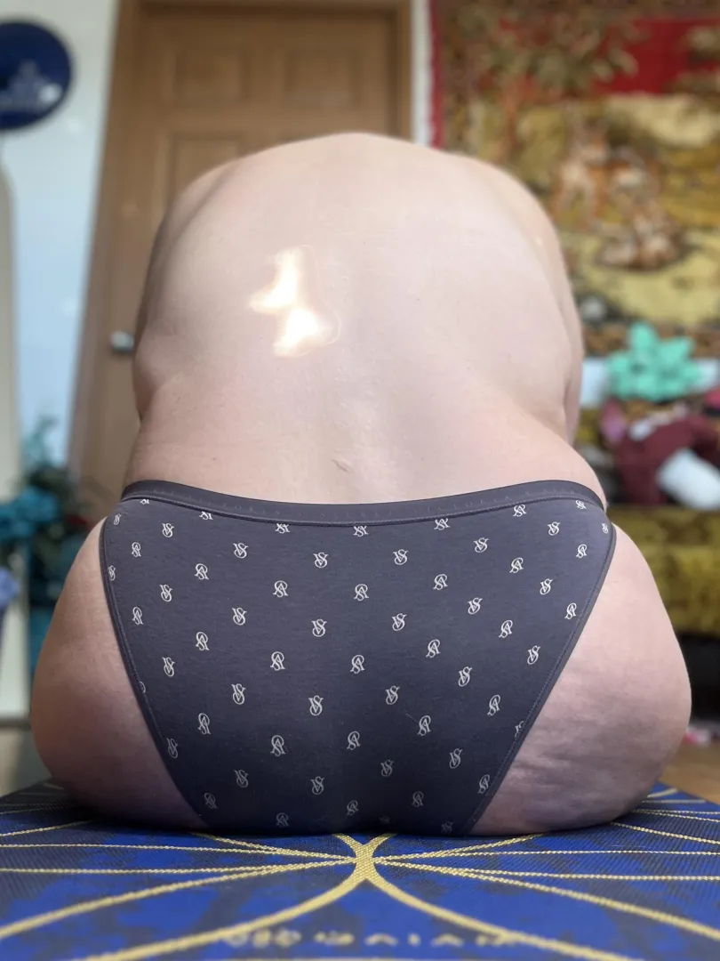 This pose shows my butt cellulite posted by QUEENBAVM0RDA