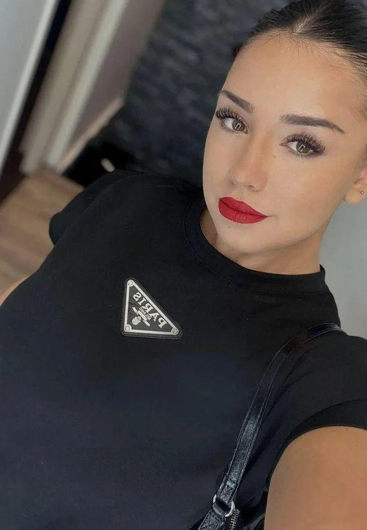 this shade of red is enough posted by SereneSorceressx