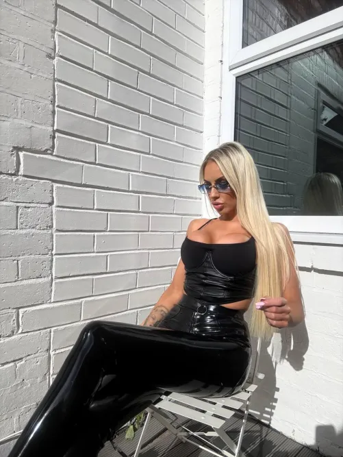 This shine catches the eye by Kikiyoh