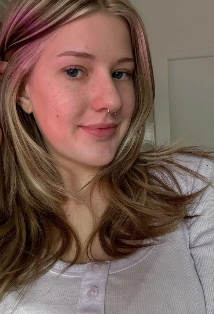 This smile showed up on its own posted by innocentshaelah