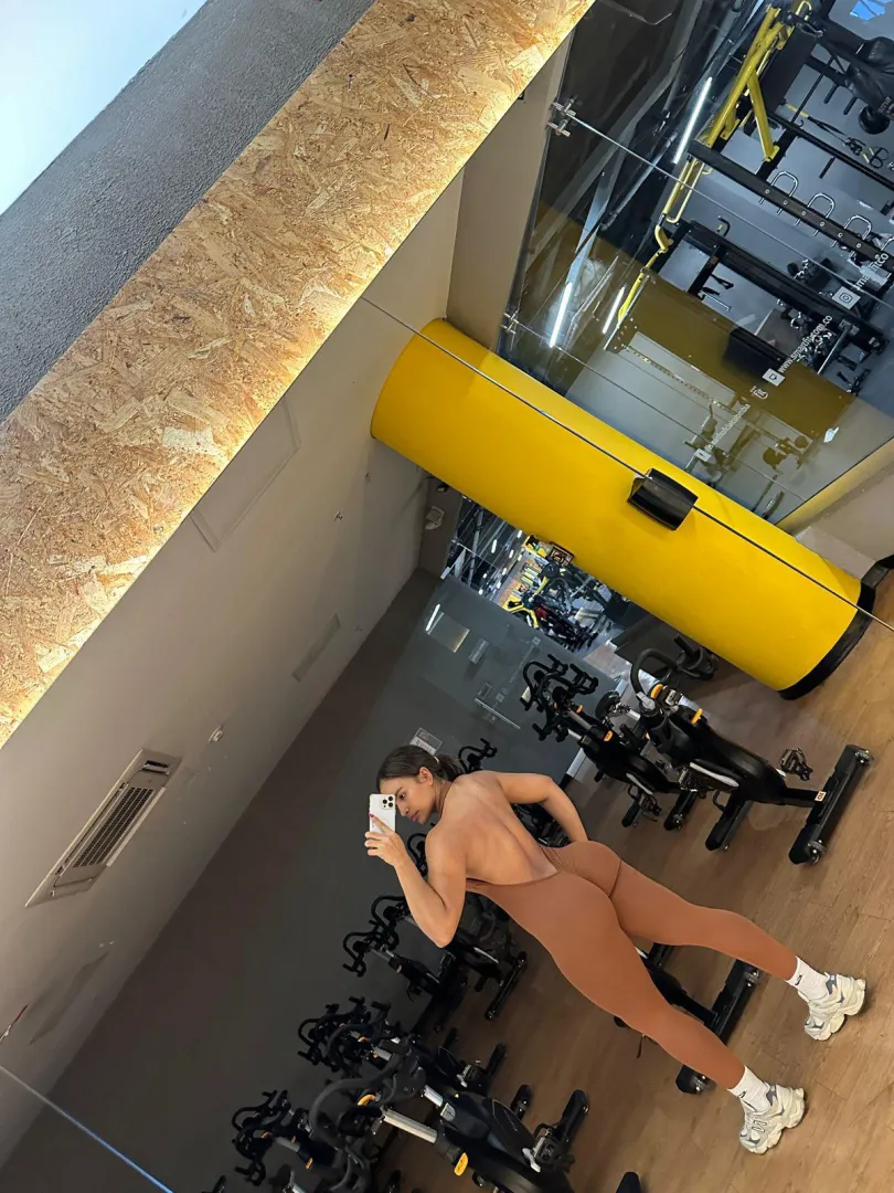 This sporty outfit makes me feel like I’m wearing nothing at all… posted by Ok_Principle_1843