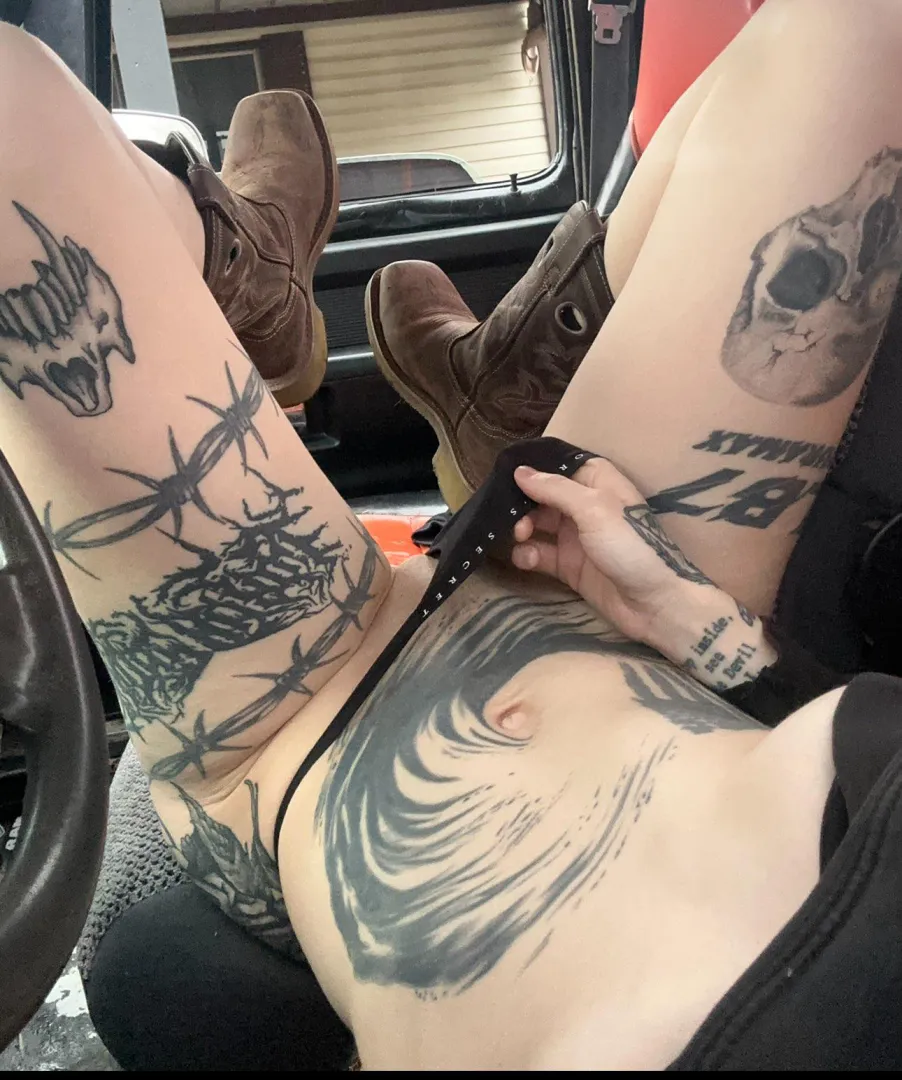 This summers going to be fun can't wait to ride around in my new truck blaring lorna shore posted by Skull_20000