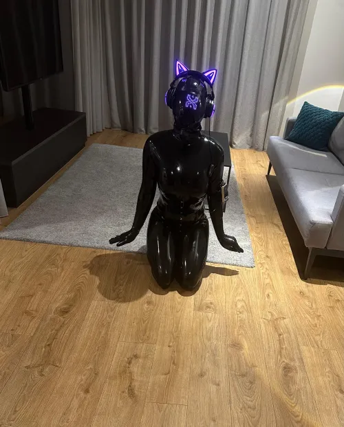 This unit must surrender and kneel for its commander by xasbot_0709