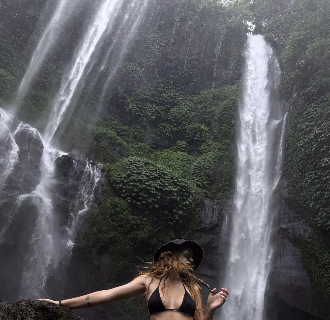 This waterfall needs something bigger than my tits to compare them to posted by giromenda