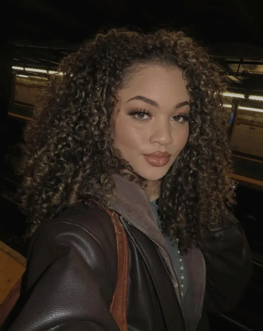 thought this pose was fun [Return Our 3P Tools/Apps] posted by annabellecuddles