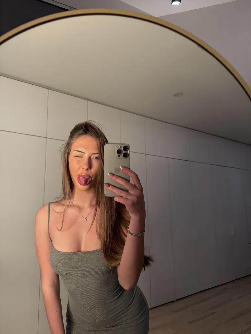 tight and cute posted by CloudedMarble