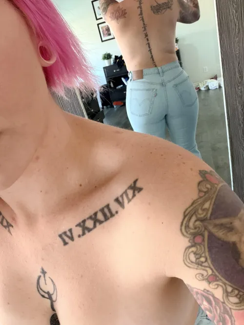 Tight fit tight grip  by LaceyCakesOfficial