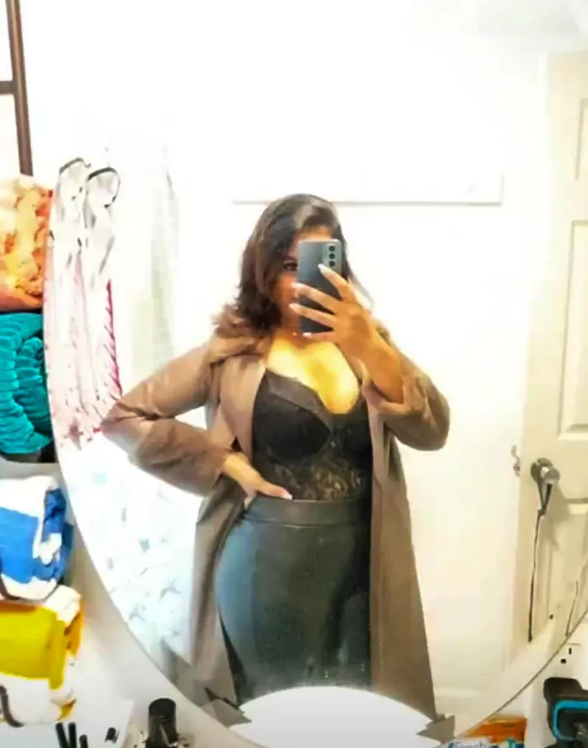 Tight fit(f) posted by devika_goddess