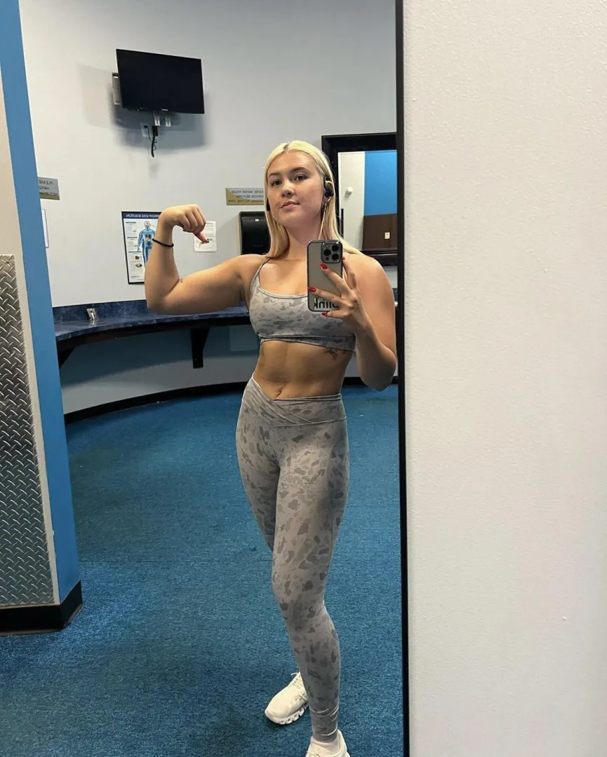 Tight how you like it posted by ShadowGlimmer_3