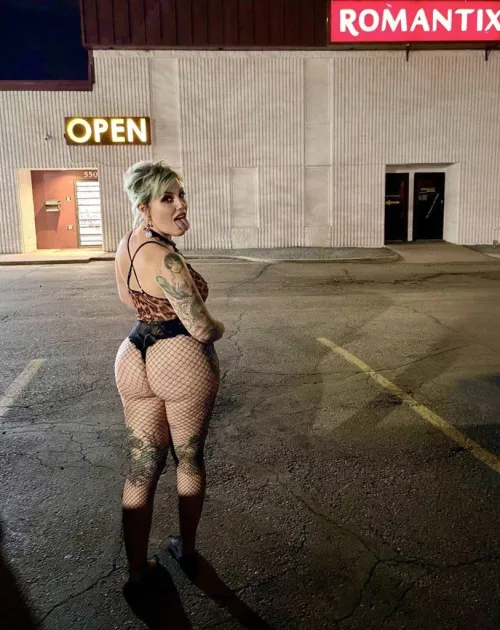 Time to eat up  by MidnightPawg28