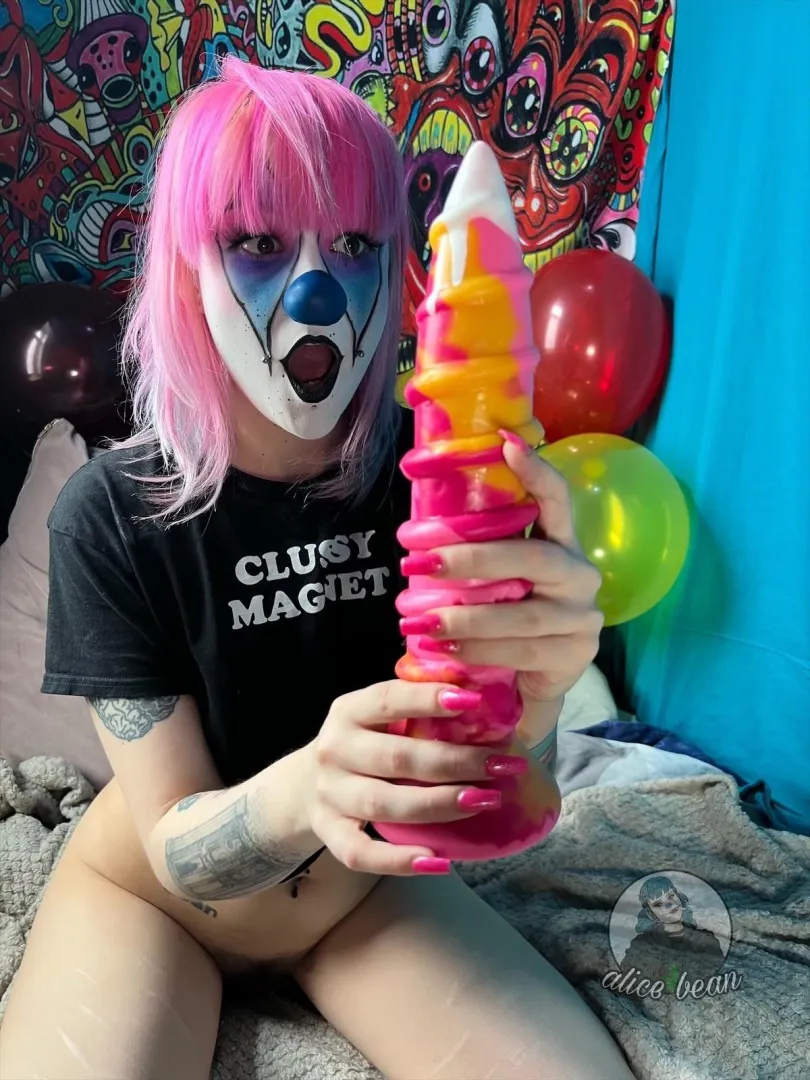 Time to screw this clown posted by alicewiththebluehair