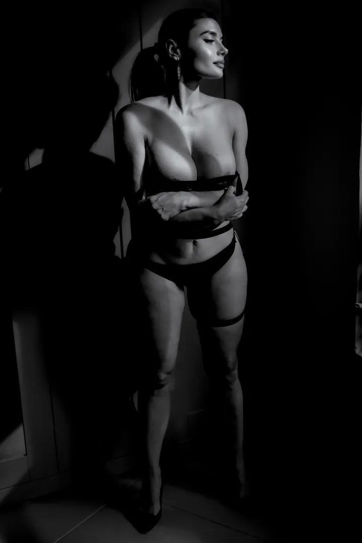 Tina Sanz posted by L_A-Tina