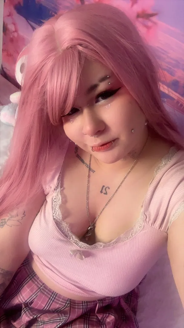 Tiny and vulnerable  posted by lovesicklowen