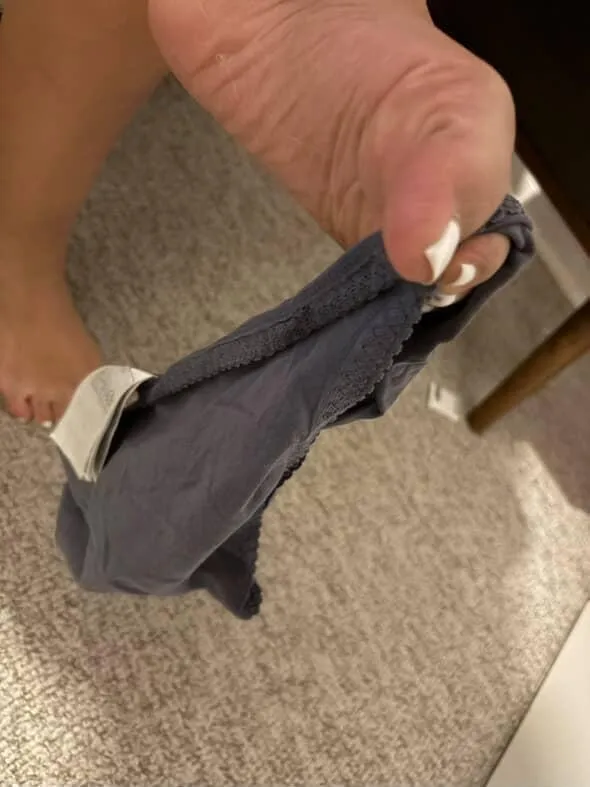 Tiny feet with white toes grabbing my tiny panties. What's next posted by arboldebolas