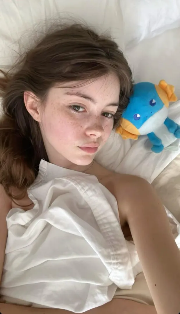 tiny frame shaking when your big dick goes in :3 posted by pinkwillowx