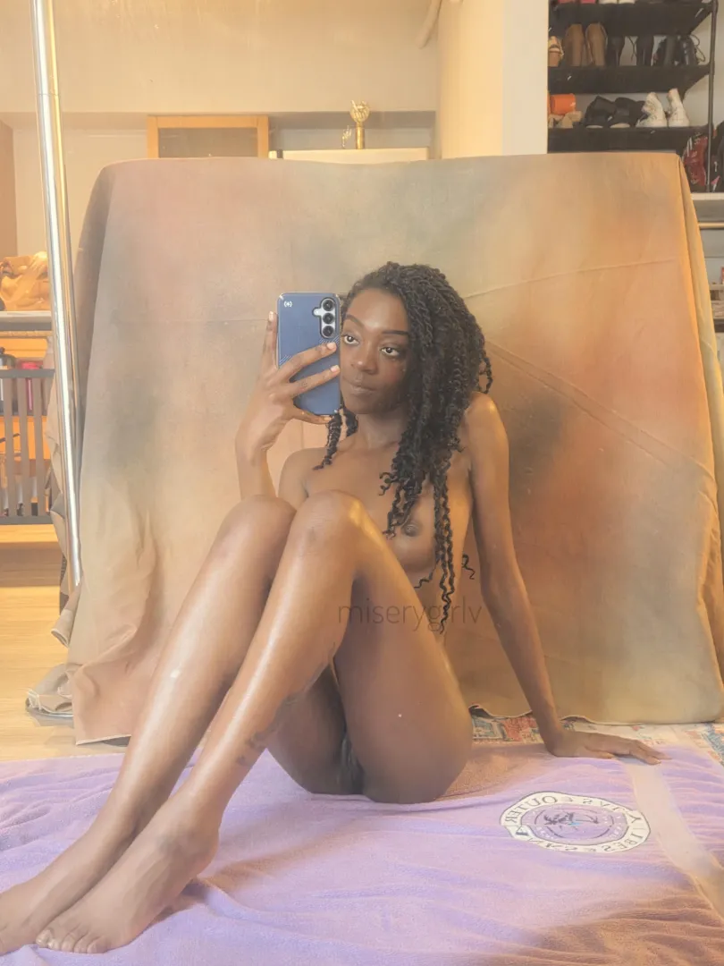 tiny phat pussy lips posted by Pretty-Bat-3161