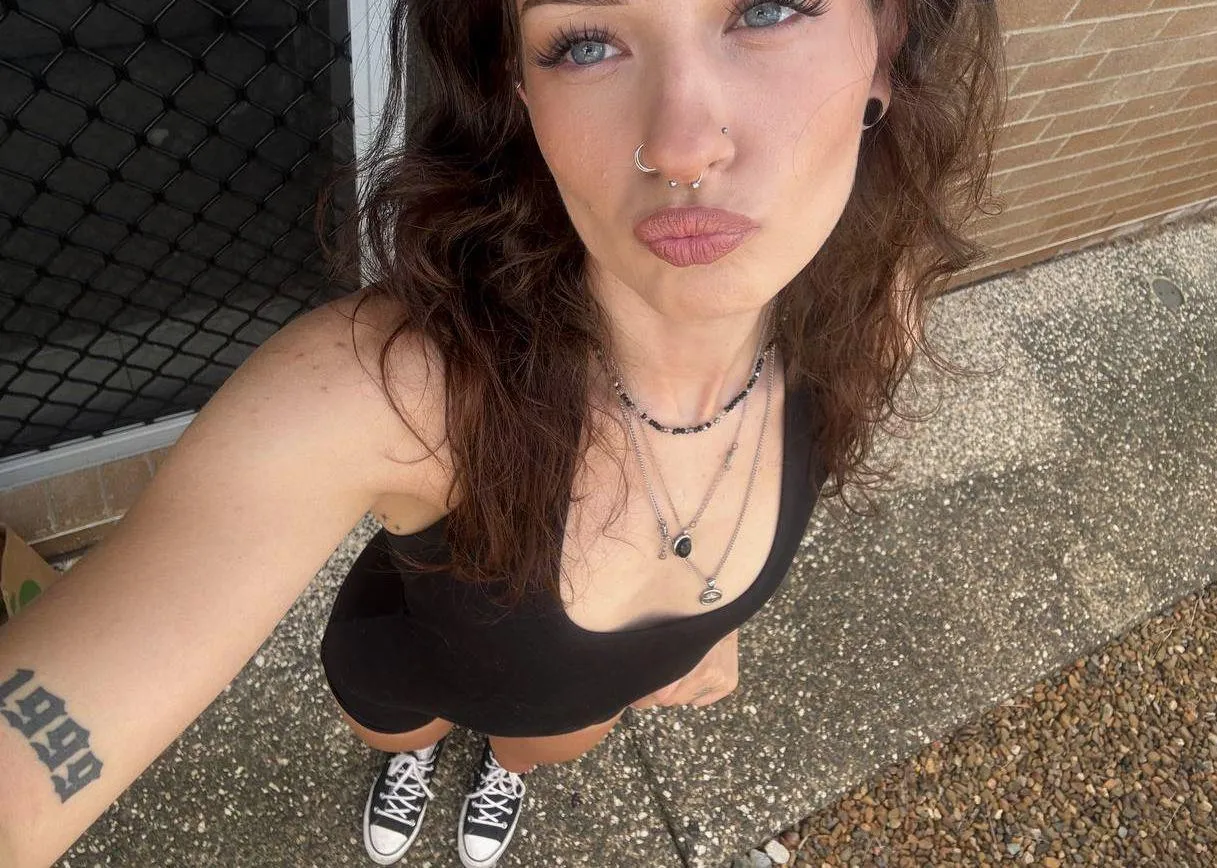 tiny pout posted by mochacaramela