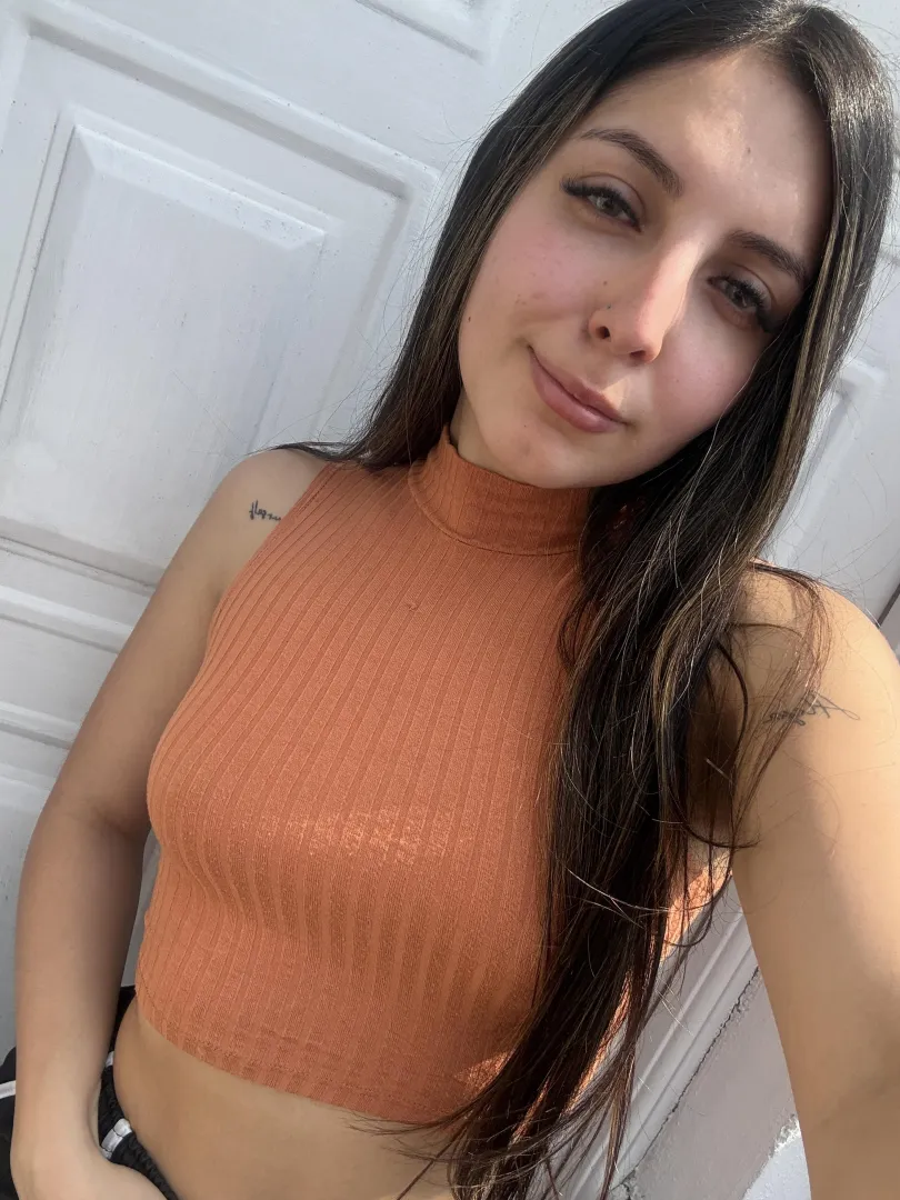 Tiny waist, perfect for your strong grip tonight. posted by lillianblooms