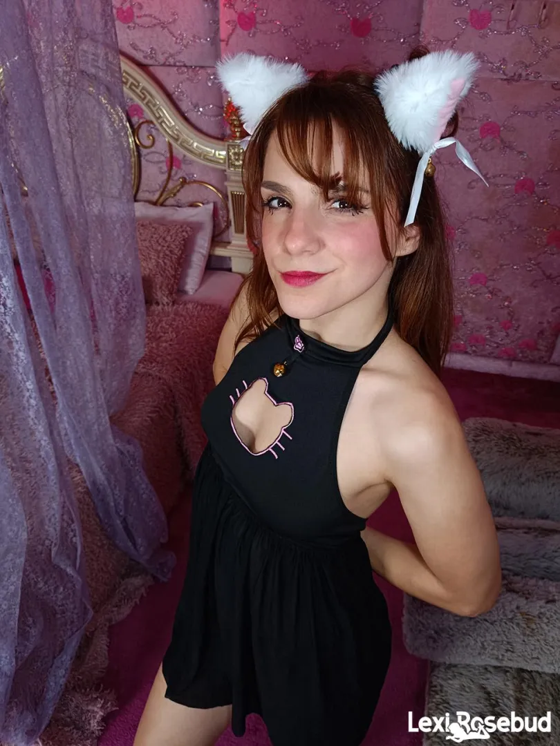 Tired of porn? Msg me for live [Cam], roleplay friendly [Sext]ing and custom [Vid]s in which every detail matters!  posted by LexiRosebud